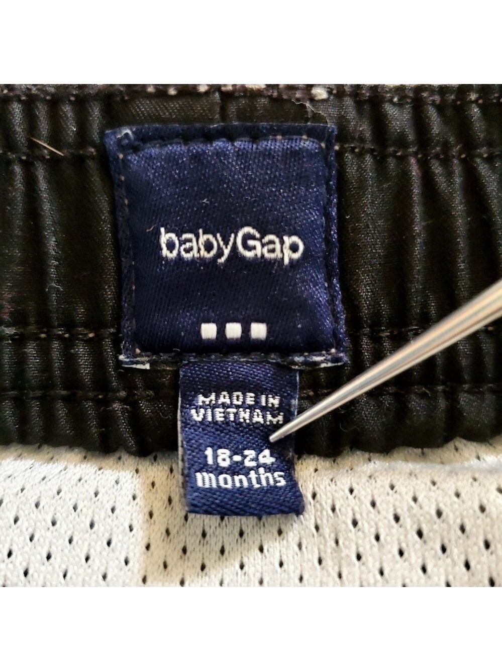 K1187 * Baby Gap Boys Wide Striped Swin Trunks Skull Black Gray Size 18-24M - Picture 4 of 7